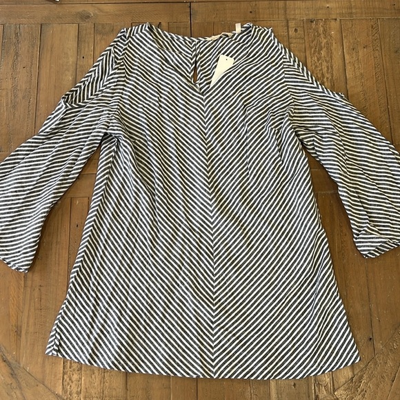 Soft surroundings landfall black and white cold shoulder linen blend tunic nwt - Picture 2 of 9